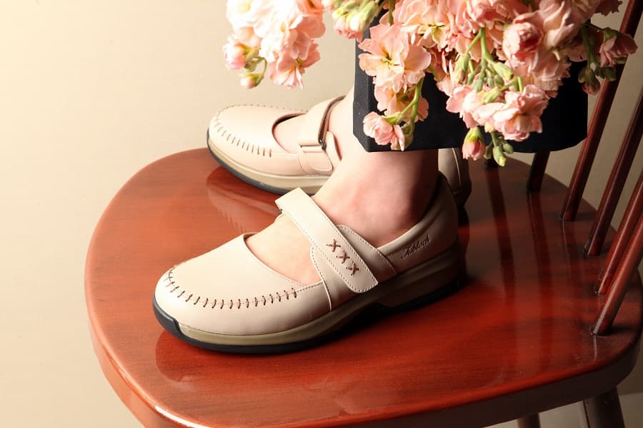 Comfort shoes_ Footwear_ Leather_ Sports_ Trekking_ Medical